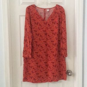 👗#22 Orange dress w/ v-neck & flowers.